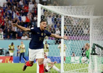 Mbappé decide contra Dinamarca e França é a 1ª classificada na Copa