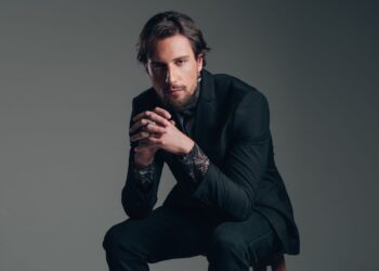 Pedro Albuquerque retorna aos trabalhos de modelo após trabalhos como empresário