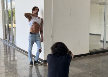 Pedro Albuquerque será capa da revista mexicana Boylicious em cliques de Luciano Gurgel