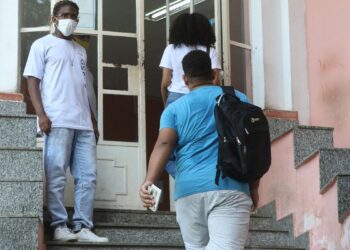 Falta de cursos de qualificação afasta jovens do mercado de trabalho