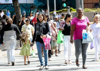 2024: Brasil tem 212,6 milhões de habitantes, revela IBGE