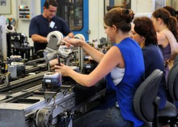 Confiança da indústria de pequeno porte aumenta pela primeira vez em cinco meses