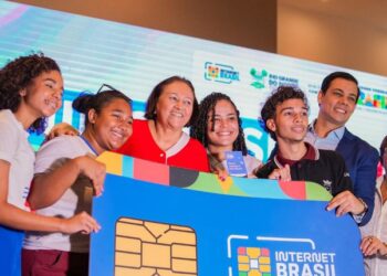 Programa Internet Brasil atinge a marca de 159 mil chips distribuídos para estudantes