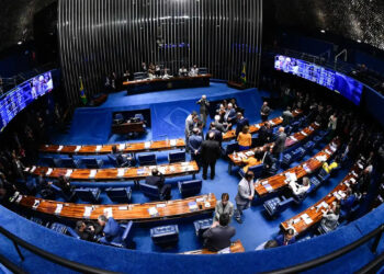 Projeto aumenta pena para desvios para desvio de recursos públicos em educação, saúde e seguridade social