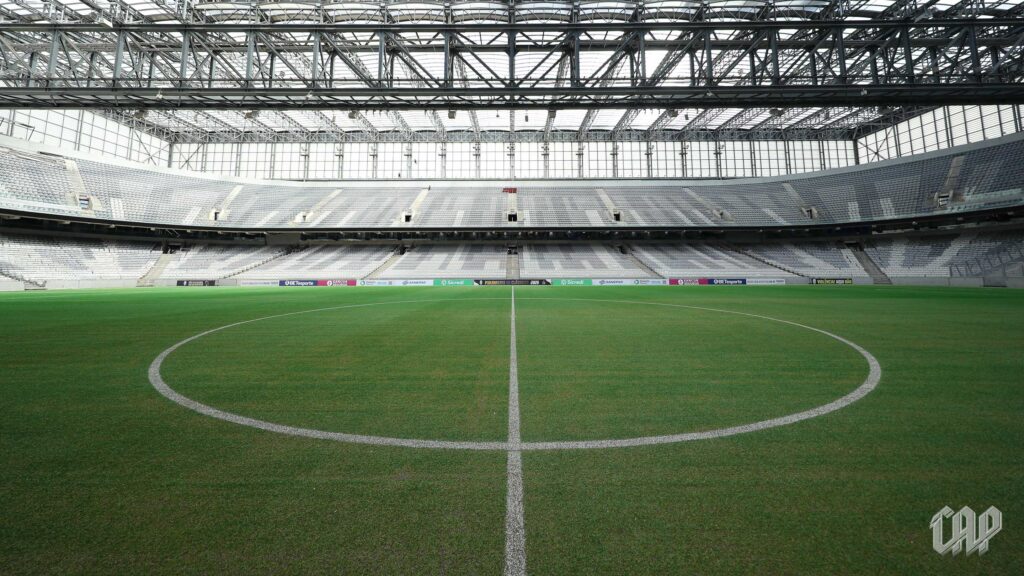 Sintético ou natural: o que está em debate em relação aos tipos de gramado utilizados no futebol?