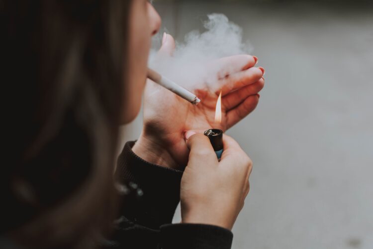 Agosto Branco: Uso de cigarro é responsável por 90% das mortes por câncer de pulmão, segundo Inca