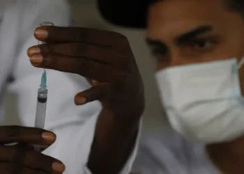 Covid-19: Brasil ultrapassa 130,5 mil casos em 2025