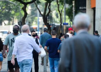 InfoGripe: casos de síndrome respiratória por Covid-19 continuam crescendo