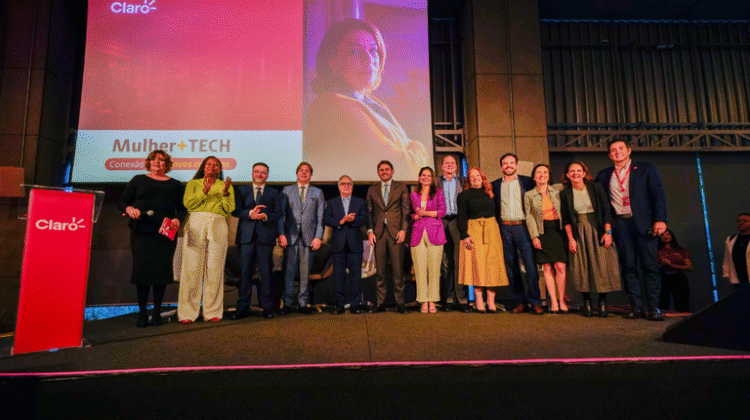 Projeto da Claro e ONU Mulheres vai capacitar brasileiras vítimas de violência e refugiadas em letramento digital