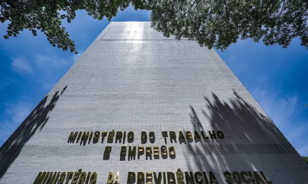 Trabalho e saúde mental: prorrogado o prazo para empresas declararem riscos psicossociais