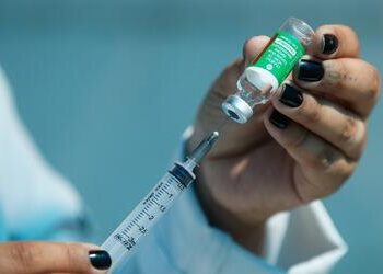 Covid-19: Brasil registra mais 244 mil novos casos em 2025