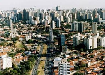 FNP e Sebrae lançam projeto voltado à governança e ao futuro das cidades brasileiras