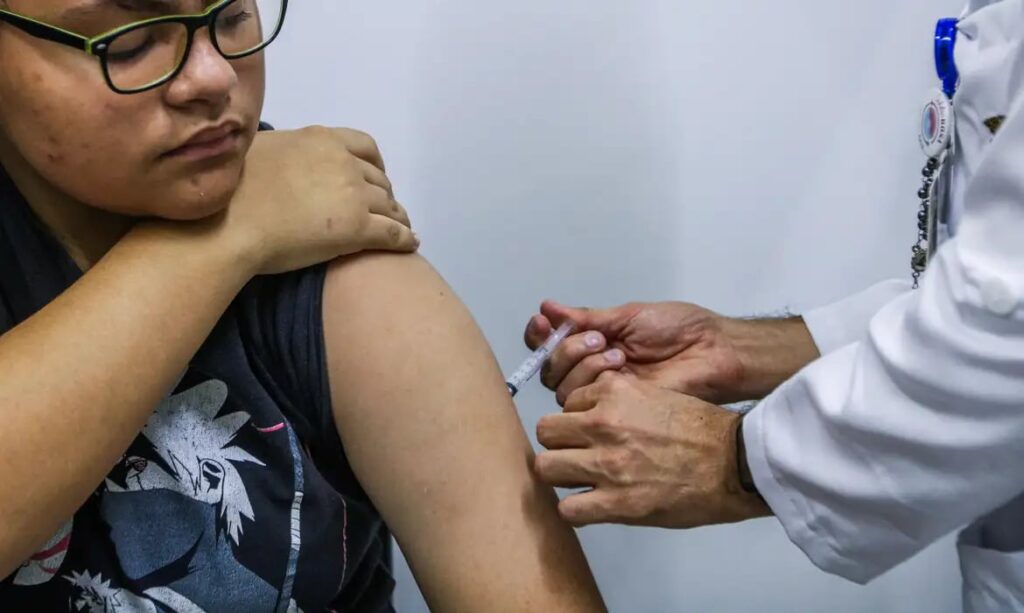 Ministério da Saúde amplia prazo de resgate vacinal contra o HPV para jovens de 15 a 19 anos até 2026 Ministério da Saúde amplia prazo de resgate vacinal contra o HPV para jovens de 15 a 19 anos até 2026