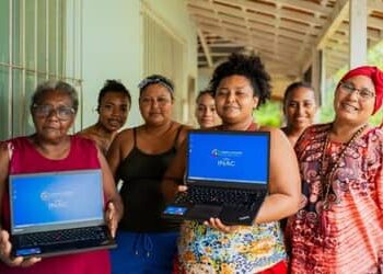 Inclusão digital: parceria entre ministérios beneficia mulheres em situação de vulnerabilidade