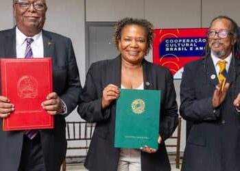 Brasil e Angola assinam acordos culturais e abrem ao público documentos históricos sobre a escravidão