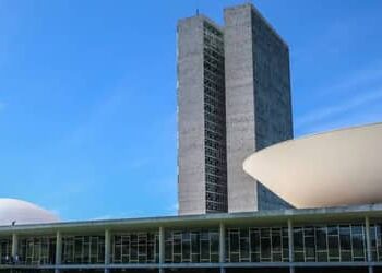 Escala 6×1: CACB critica urgência em votação no Congresso Nacional