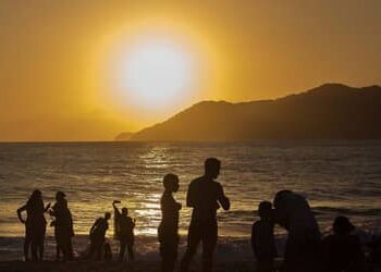 Gastos de turistas internacionais no Brasil batem recorde histórico e chegam a R$ 25 bilhões em 2026