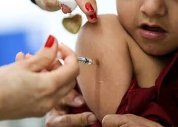São Paulo aplica mais de 5 mil doses de vacina contra o sarampo após confirmação de casos em crianças São Paulo aplica mais de 5 mil doses de vacina contra o sarampo após confirmação de casos em crianças
